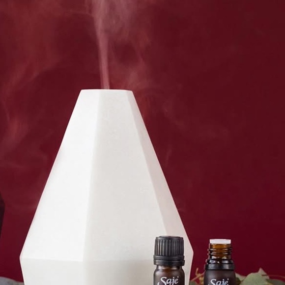 Saje White Zen Aromatherapy Diffuser - Picture 1 of 4